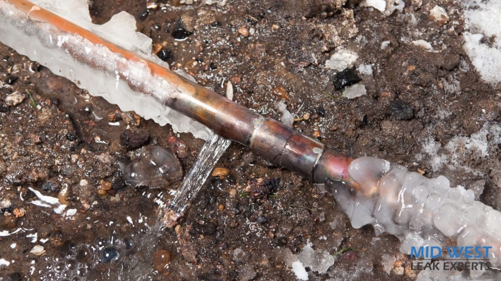 broken frozen copper pipe